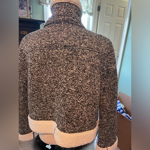 Ookie and Layla like new cozy jacket - Picture 4 of 4